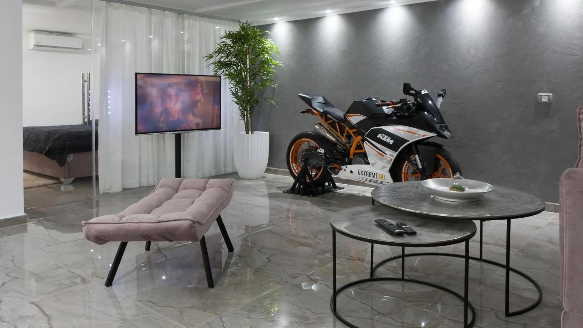 Romsuites - Superbike And Jacuzzi Center Of City, Bahai Gardens Haifa Apartment